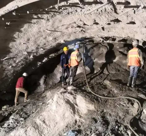 延川拱顶带模注浆料的施工流程及注意事项